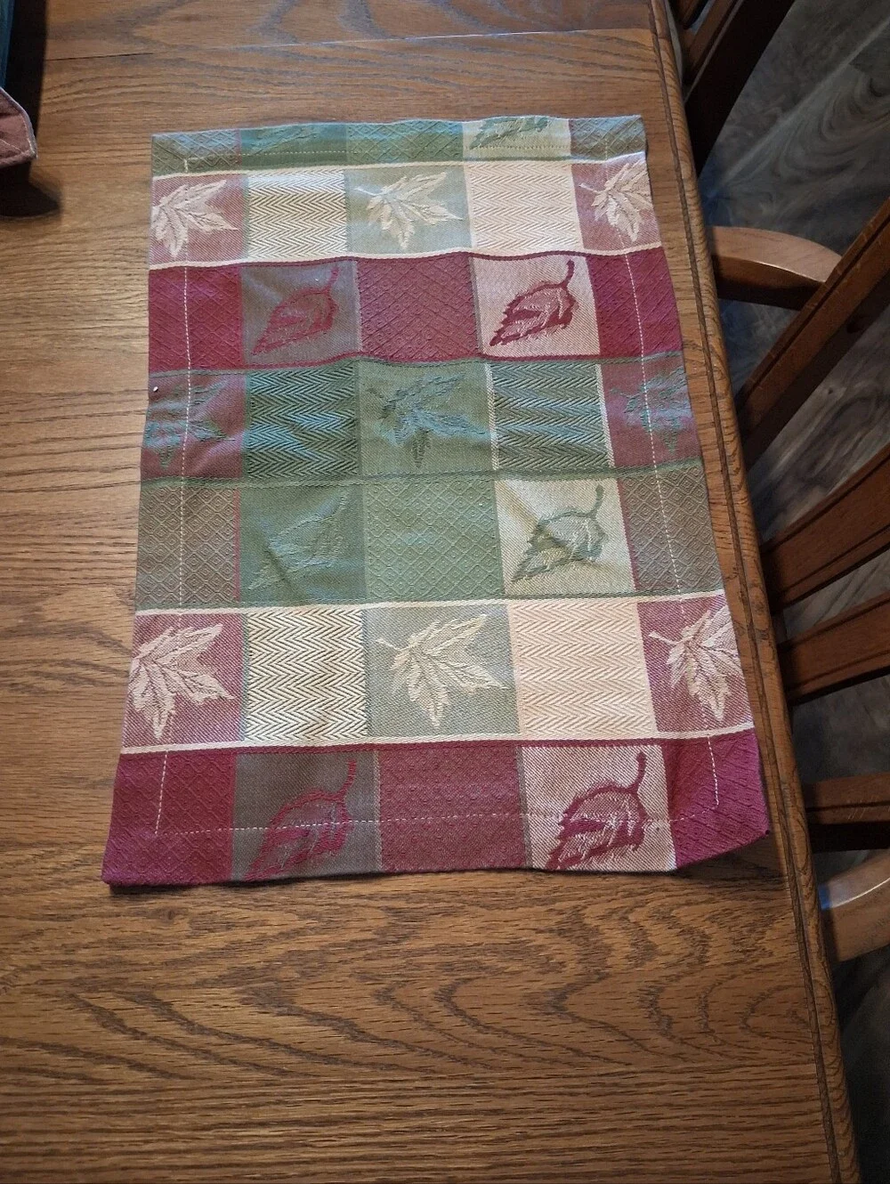 Autumn themed tabletop in earthly burgundy and greens -10 pc.‎ set